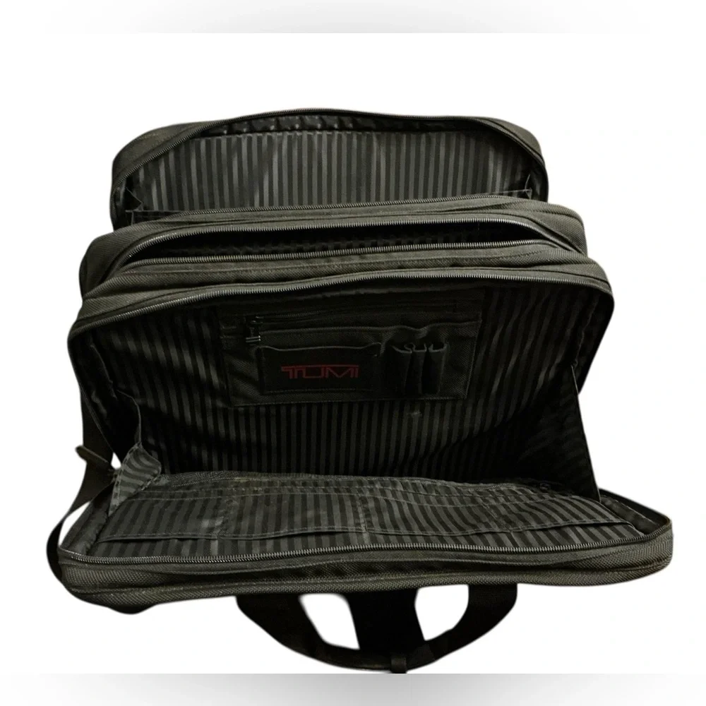 Tumi Deluxe Black Nylon Durable Organizer Laptop Briefcase